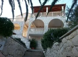 Apartments by the sea Puntinak, Brac - 24192