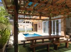 Naughty Nest Hostel Bali