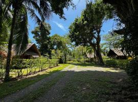 Alby Lodge Cahuita, hótel í Cahuita