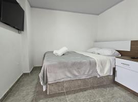 Hotel Valle del Café - Habitación 9 Matrimonial, ξενοδοχείο σε Sevilla