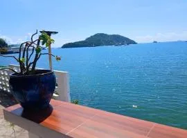Water's Edge Resort ,