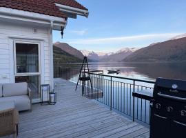 Stryn Fjord Lodge Faleide – hotel w mieście Stryn