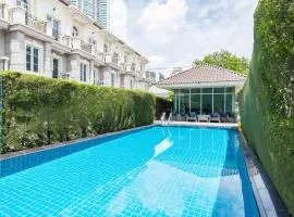 INHOME The Grand Bless Sukhumvit 16