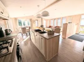1 or 2 bedroom Hot tub Lodges