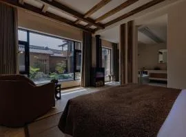 Shaxi Fengyasong Village Hotel