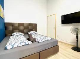 Elegant 1-Bedroom Apartment Near Danube River