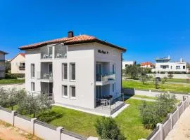 Apartments Villa Navi