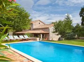 Villa Favola, a rustic retreat surrounded by beautiful nature