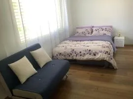 Chambre spacieuse, lumineuse et reposante