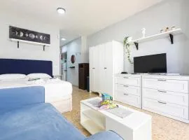 Apartamento ANSON, Torremolinos centro, Luminoso y Moderno