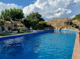 Casa rural Casaplana, hasta 23pax, con piscina, Zona Prepirineo aragonés, hotel en Calasanz