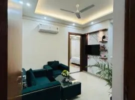1 BHK Serviced Apartments Sector 52 Near Millennium City Centre Metro Station