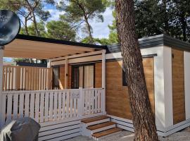 Mobile homes Eva, khách sạn ở Biograd na Moru