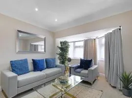 Stylish 4-bedroom, 2-Bathroom Home in Brightside Avenue