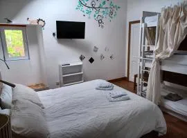 Voyage Hostel - Ensuite Family Rooms with shared kitchen
