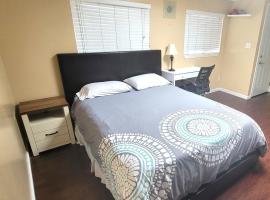 NARVAEZ BRIGHT & SPACIOUS - Private room, bathroom, entrance near light rail, hotel sa Campbell