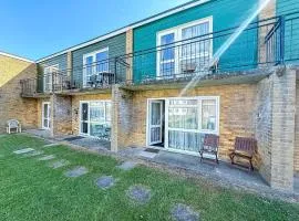 Great 3 Bedroom Chalet To Hire With In Hemsby Great Seaside Break! Ref 18194B