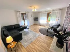 4 Zimmer Wohnung, 6 Bed, Küche, Waschmaschine, Wlan, Garden, free Parking