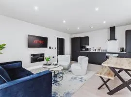 Stylish new-build, FREE parking, 10 minutes to NEC & BHX airport