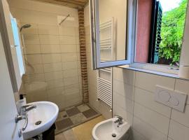 APPARTAMENTO GIADA con ingresso indipendente e parcheggio privato, ξενοδοχείο στην Ίμολα