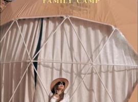 RUM FAMiLY BUBBLES &BEDOUIN CAMP, hotel in Wadi Rum