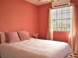 Cozy 1- Bed Apt Near Rodney Bay, hotel en Gros Islet