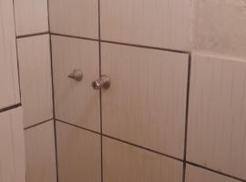 Quarto compartilhado, hotel in Ribeirão Preto