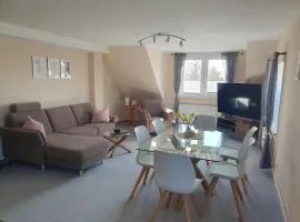 Neumühler Hof- Ferienwohnung "Thomas" 3 Zimmer,3 Bäder mit Dusche, kostenfreie Parkplätze vor dem Haus
