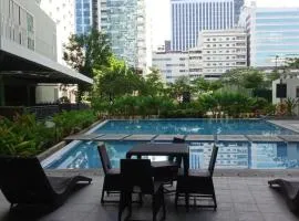 Kler Condo Garden with City View