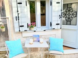 Little House Komiza, sme&scaron;taj sa kuhinjom u gradu Komiža