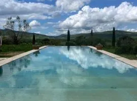 Agriturismo Le Sorbelle d'Orcia con piscina
