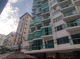 Apto 04 quartos no calçadão central de BC