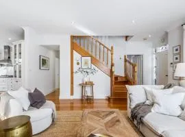 Spacious Family Home with Balcony in Pascoe Vale
