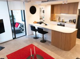 New City Condo with Brisbane River View & Parking, condo στο Μπρισμπέιν