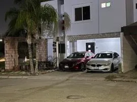 Casa completa y equipada 4 habitaciones 6 camas asador y juguetes para niños A 10 minutos de parques industriales, clínicas 71 y 16 del IMSS y del ISSSTE juegos Arcade