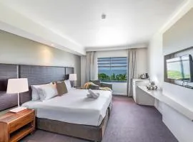'Top Horizons' Resort style Stay with Pool & Ocean Views