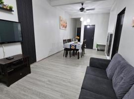 Hazmi Family Homestay, Islamic Home in Melaka, hotel para golfe em Ayer Keroh