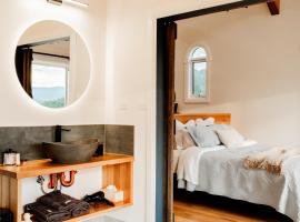 The Chapel, place to stay in Wattle Grove