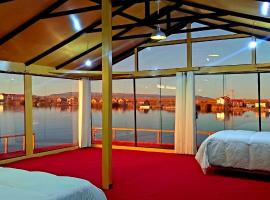 Los uros Jakana Lodge, hotel a Puno