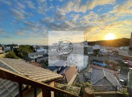 勝浦一望貸切宿 Tona Katsuura Entire House Rental TONA, hotel que acepta mascotas en Katsuura