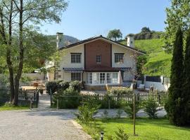 GURAH Boutique Apartments, hotel com piscina em Bakio