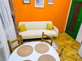 Downtown condo National Theatre, University square