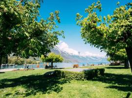 Lakeside Barn Apartment near Interlaken, hotel v destinaci Bönigen