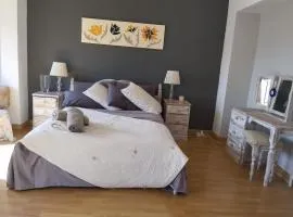 Double Room in Shared Apartment - Luxury Room in Denia Centre