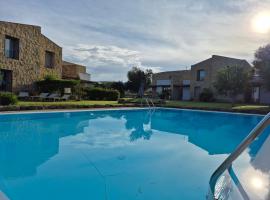 villa borgo carrubedda PORTO PINO, hotel v destinaci Masainas