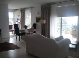 Luxury Apartment with Sea View!, hôtel de luxe à Patras