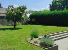 Maison de vacances familiale au calme entre terre et mer、Le Minihic-sur-Ranceのホテル