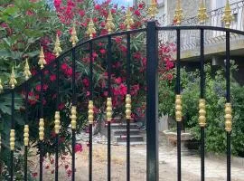 CheRiedel Bed & Breakfast & Art Gallery