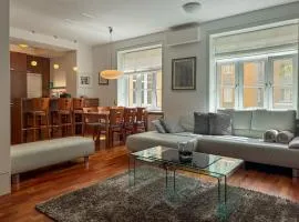 Apartment 29 Old Town, 2 Bathrooms, AC, Quiet