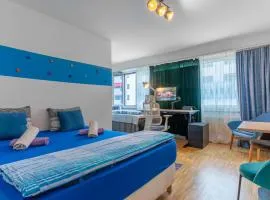 Bright Flat with Workspace near Downton
